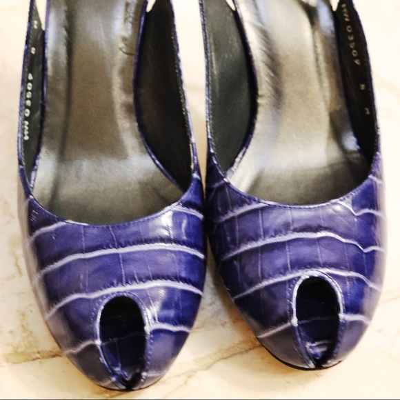 Stuart Weitzman Croc-print Peep-toe Slingbacks - Picture 2 of 5